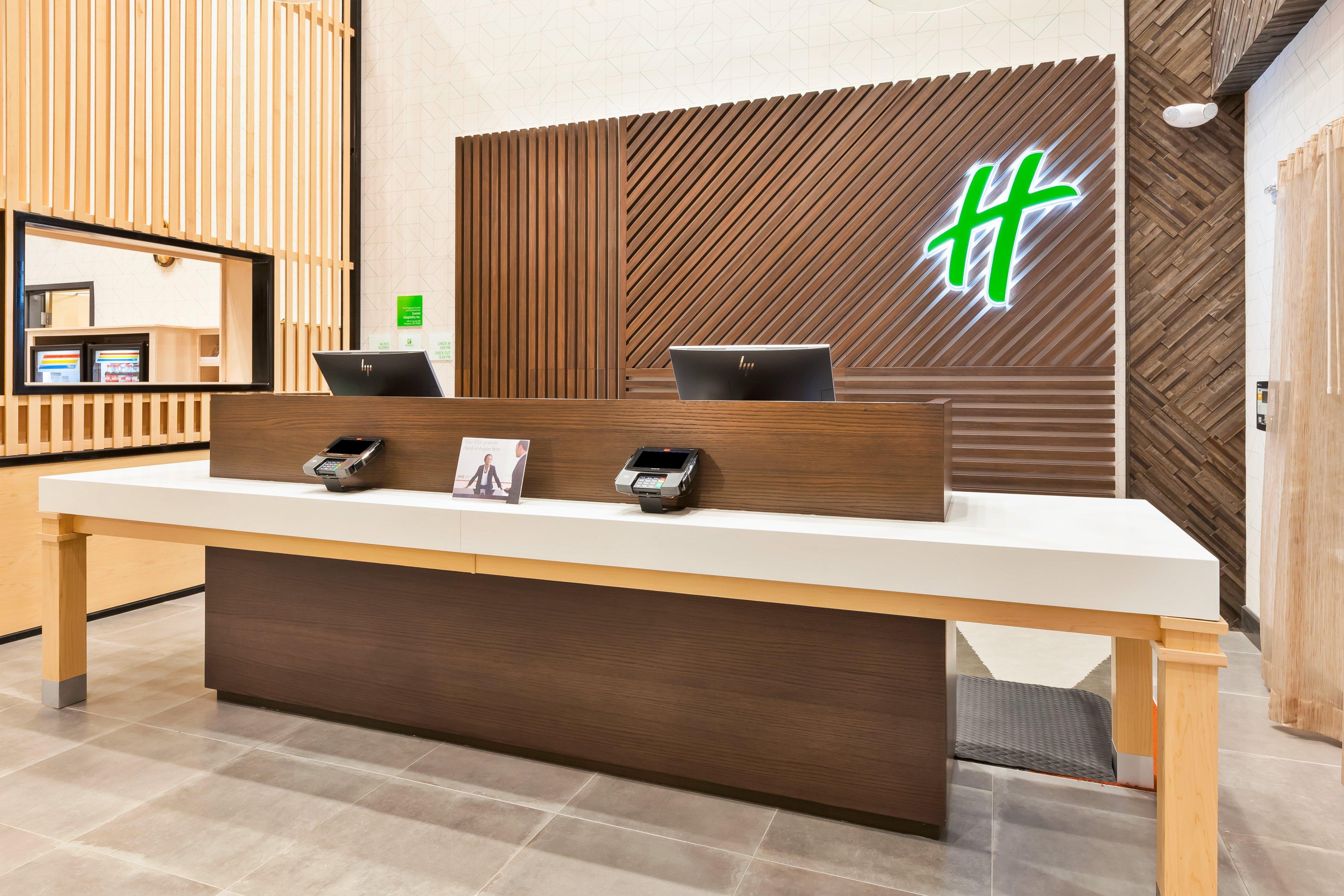 Holiday Inn & Suites - Toledo Southwest - Perrysburg By Ihg Exterior photo